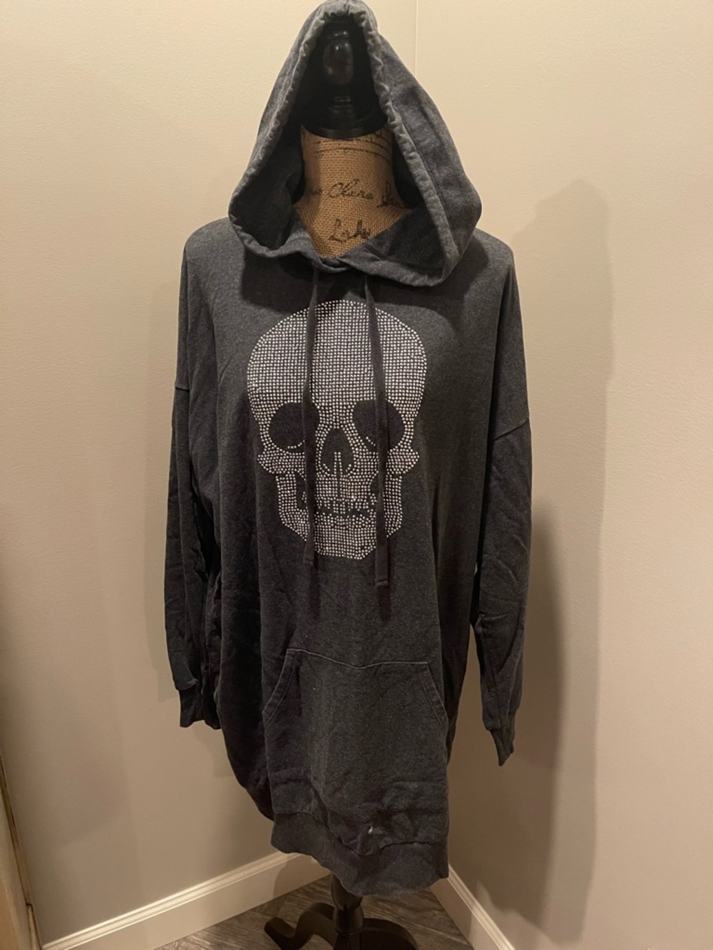 No Boundaries Charcoal Gray Rhinestone Skull Hooded Sweatshirt